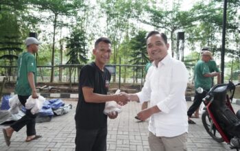 Momen Iduladha, LRT Jabodebek Distribusikan Daging Kurban kepada Warga & Yayasan Sekitar Operasional