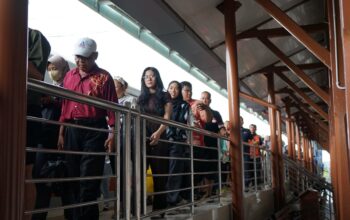 KAI Bandara Layani 78.226 Penumpang Selama Libur May Day 2025, Ajak Masyarakat Tertib Saat Melintas Perlintasan