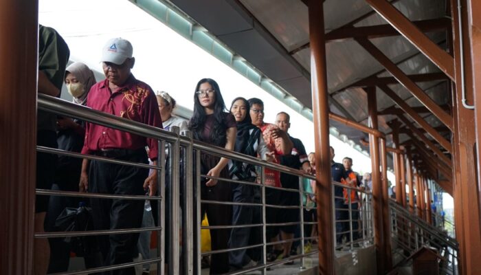 KAI Bandara Layani 78.226 Penumpang Selama Libur May Day 2025, Ajak Masyarakat Tertib Saat Melintas Perlintasan