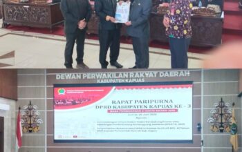 Rapat Paripurna DPRD Kapuas: Tujuh Fraksi Setujui Raperda Pertanggungjawaban APBD 2025