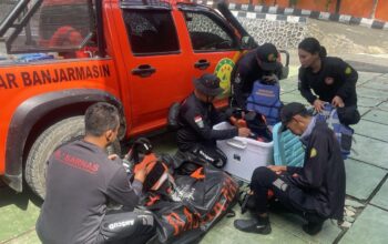 Nelayan Kotabaru Hilang Usai Kapal Disambar Petir, Tim SAR Lakukan Pencarian Nelayan Kotabaru Hilang Usai Kapal Disambar Petir, Tim SAR Lakukan Pencarian