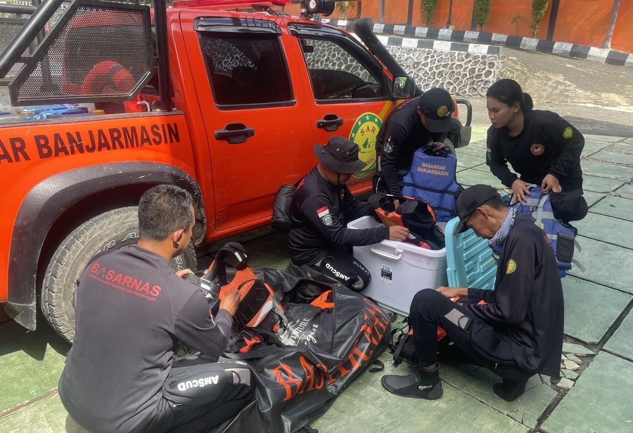 Nelayan Kotabaru Hilang Usai Kapal Disambar Petir, Tim SAR Lakukan Pencarian