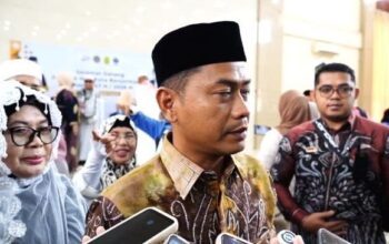 Sambut Kepulangan Kloter Haji Pertama, Wali Kota Banjarmasin Berharap Jemaah Jadi Teladan di Lingkungannya
