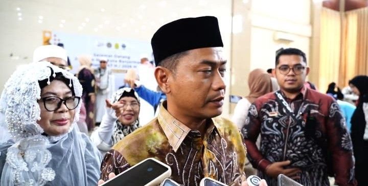 Sambut Kepulangan Kloter Haji Pertama, Wali Kota Banjarmasin Berharap Jemaah Jadi Teladan di Lingkungannya