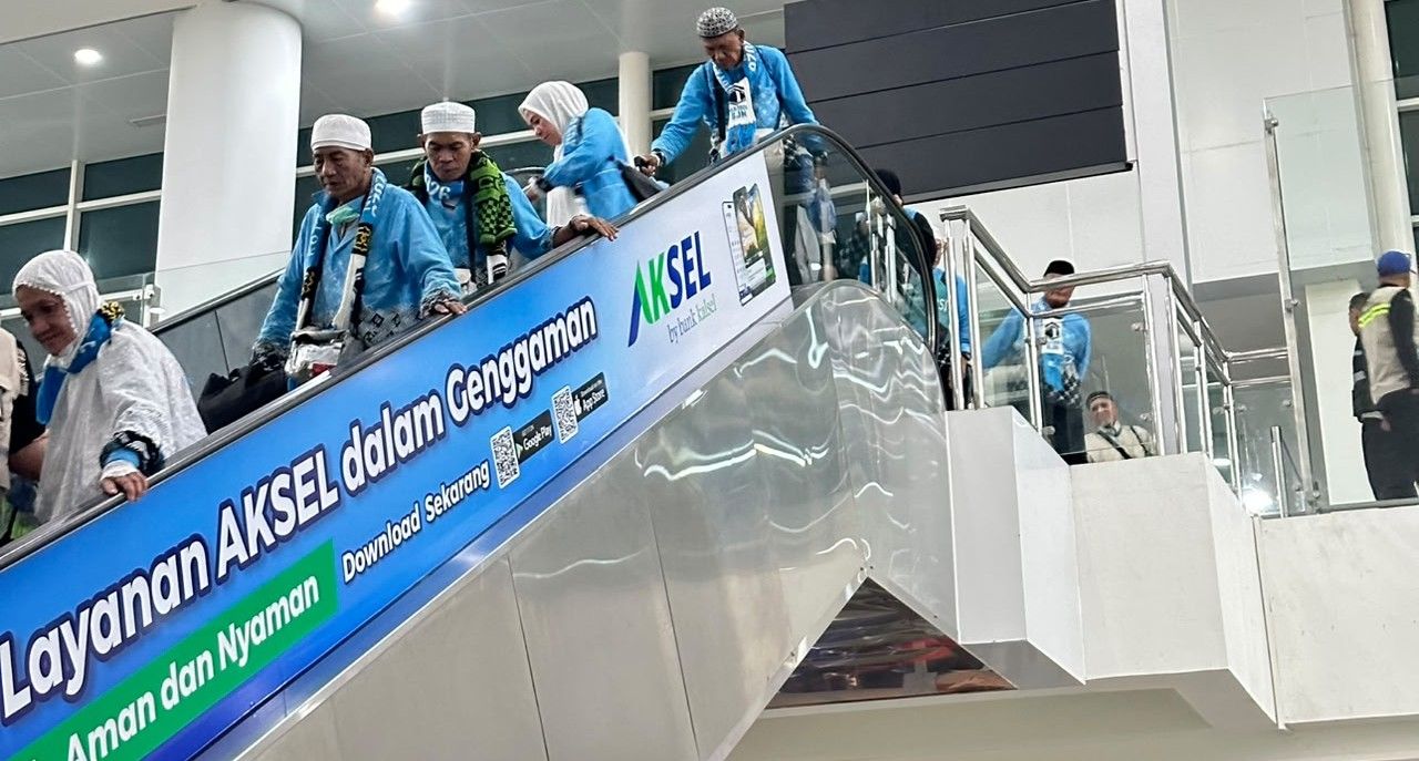 Selesai Tunaikan Ibadah Haji, Jemaah Kloter 1 Tiba di Bandara Internasional Syamsudin Noor