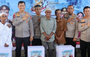 Polda Kalteng Salurkan Bansos dan Layanan Kesehatan untuk Korban Kebakaran di Palangka Raya