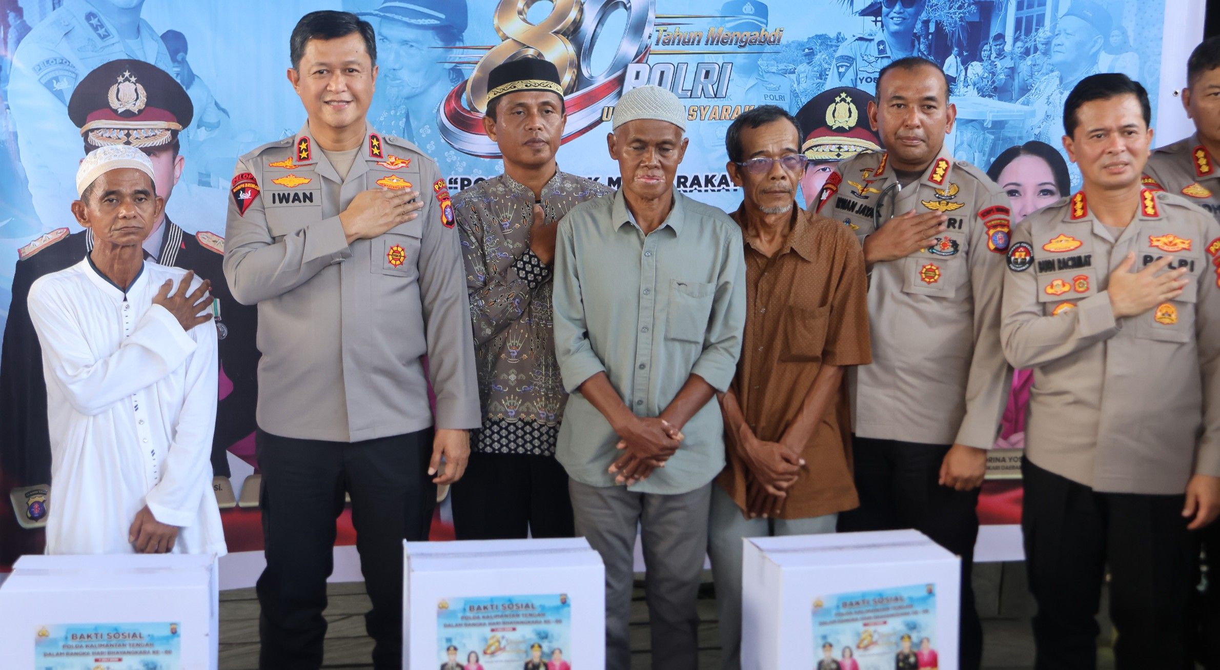 Polda Kalteng Salurkan Bansos dan Layanan Kesehatan untuk Korban Kebakaran di Palangka Raya