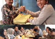 Aspihani Serahkan Dokumen Musyawarah Desa Untuk Pemekaran Kabupaten Gambut Raya Aspihani Serahkan Dokumen Musyawarah Desa Untuk Pemekaran Kabupaten Gambut Raya