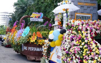 Ribuan Warga Menyaksikan Kemeriahan Flower Parade JIFF 2026, Dorong Kebangkitan Pasar Bunga Rawa Belong Ribuan Warga Menyaksikan Kemeriahan Flower Parade JIFF 2026, Dorong Kebangkitan Pasar Bunga Rawa Belong