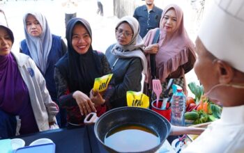 Holding Perkebunan Nusantara Perluas Akses Minyak Goreng Terjangkau, 600 Kemasan Ludes dalam Sejam di Bazar PT INL Holding Perkebunan Nusantara Perluas Akses Minyak Goreng Terjangkau, 600 Kemasan Ludes dalam Sejam di Bazar PT INL