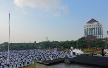 Didukung Embassy of India, Unesa Pecahkan Rekor MURI dengan Peserta Disabilitas Terbanyak dalam Yoga Bersama Didukung Embassy of India, Unesa Pecahkan Rekor MURI dengan Peserta Disabilitas Terbanyak dalam Yoga Bersama
