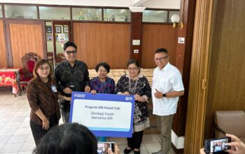 BRI Region 6 Salurkan 300 Paket Sembako Melalui Program CSR untuk Jemaat GPIB EKLESIA
