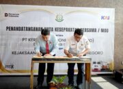 Perkuat Sinergi Perlindungan Aset Negara dan Kepastian Hukum, KAI Daop 8 Surabaya dan Kejari Bojonegoro Tandatangani MoU