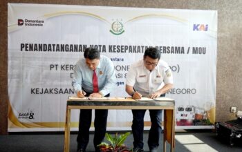 Perkuat Sinergi Perlindungan Aset Negara dan Kepastian Hukum, KAI Daop 8 Surabaya dan Kejari Bojonegoro Tandatangani MoU Perkuat Sinergi Perlindungan Aset Negara dan Kepastian Hukum, KAI Daop 8 Surabaya dan Kejari Bojonegoro Tandatangani MoU