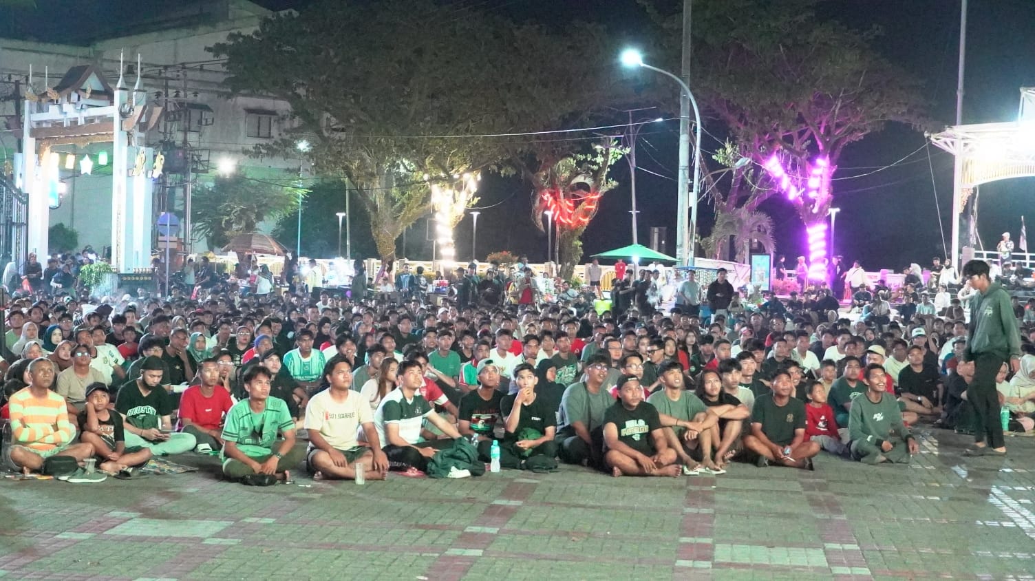 Nobar di Balai Kota, Warga Banjarmasin Gembira Timnas Indonesia Kalahkan Oman 3-0