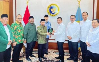 Ketum PB Mathla’ul Anwar Bersilaturahim dengan Kepala BIN, Tegaskan Komitmen Rekat Persatuan dan Kemajuan NKRI Ketum PB Mathla’ul Anwar Bersilaturahim dengan Kepala BIN, Tegaskan Komitmen Rekat Persatuan dan Kemajuan NKRI