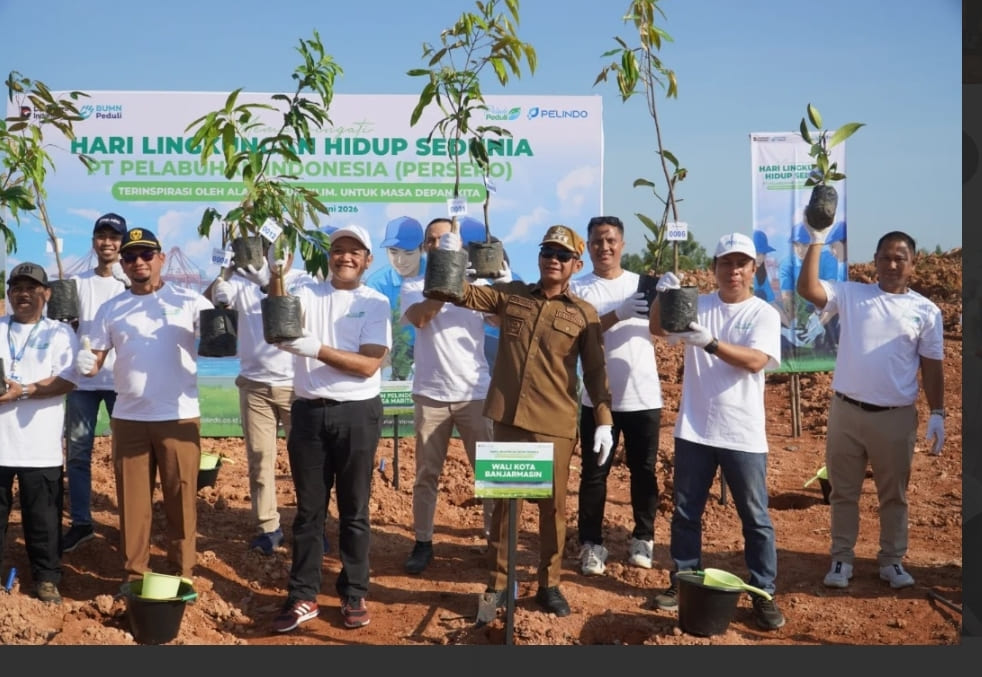 Pemko-Pelindo Tanam Ribuan Pohon di TPA Basirih