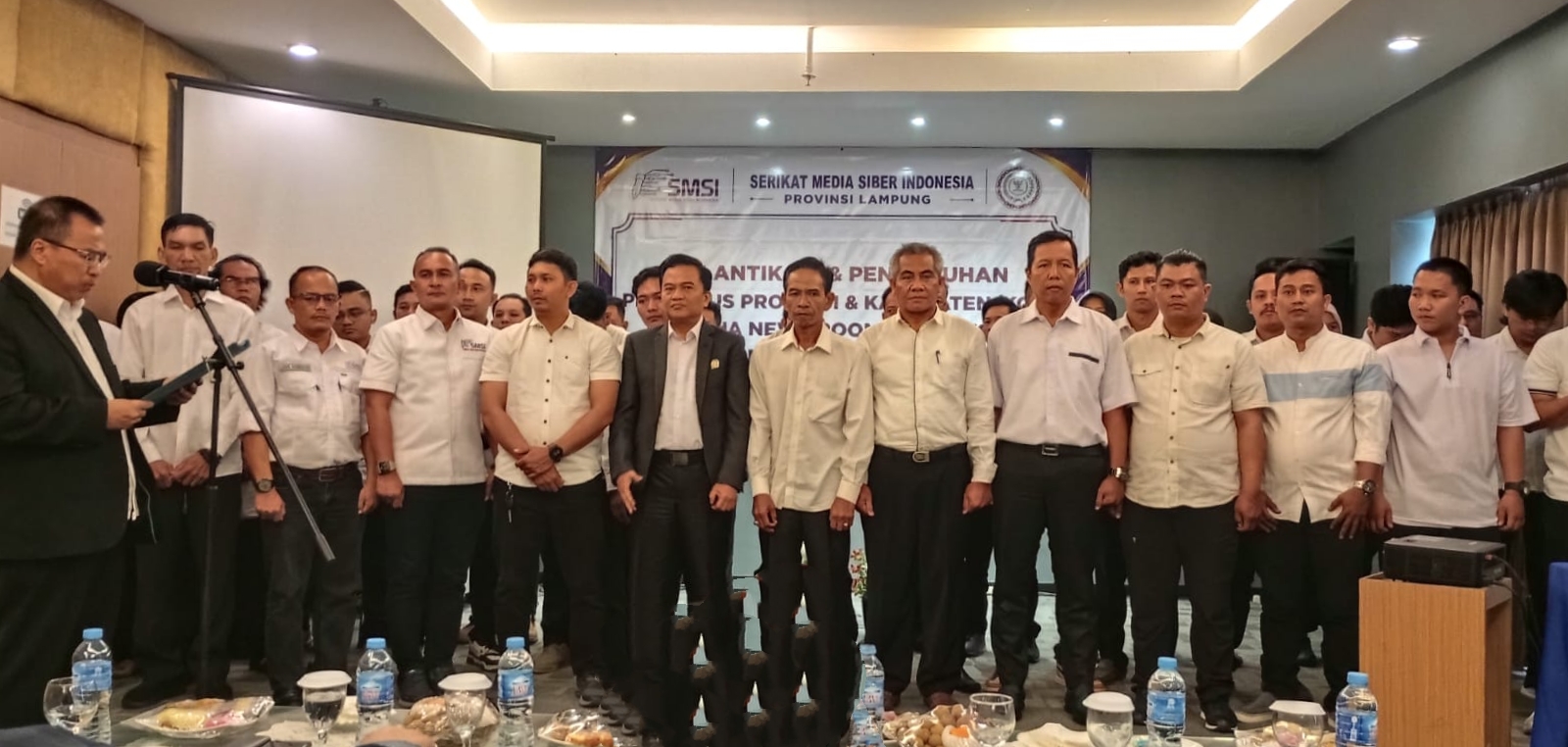 Ketua Umum SMSI Kukuhkan Pokja Newsroom Jaga Desa 
