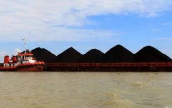 Struktur Perekonomian Kalsel Masih Bertumpu Pada Batu Bara Mentah Struktur Perekonomian Kalsel Masih Bertumpu Pada Batu Bara Mentah