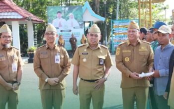 Pemkab Batola Serahkan Mesin Perontok Padi dan Mobil Layanan Dukcapil pada Upacara ASN Pemkab Batola Serahkan Mesin Perontok Padi dan Mobil Layanan Dukcapil pada Upacara ASN
