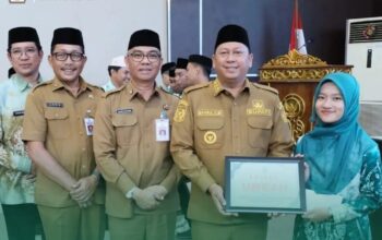 Kafilah Batola Torehkan Prestasi Membanggakan, Bupati Bahrul Ilmi Beri Penghargaan Kafilah Batola Torehkan Prestasi Membanggakan, Bupati Bahrul Ilmi Beri Penghargaan
