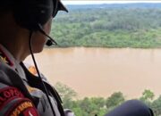 Kapolda Kalteng Patroli Udara Bantu Cari Dua Personel Polri yang Hilang Kapolda Kalteng Patroli Udara Bantu Cari Dua Personel Polri yang Hilang