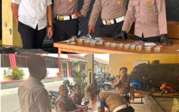 Propam Polres Kapuas Jalani Tes Urine, Seluruh Personel Dinyatakan Negatif Narkoba Propam Polres Kapuas Jalani Tes Urine, Seluruh Personel Dinyatakan Negatif Narkoba