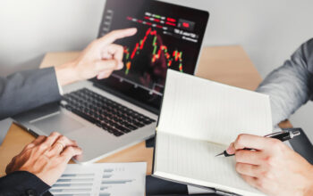 Mengisi Akhir Pekan dengan Efektif: Cara Melakukan Evaluasi Jurnal Trading untuk Meningkatkan Konsistensi Mengisi Akhir Pekan dengan Efektif: Cara Melakukan Evaluasi Jurnal Trading untuk Meningkatkan Konsistensi