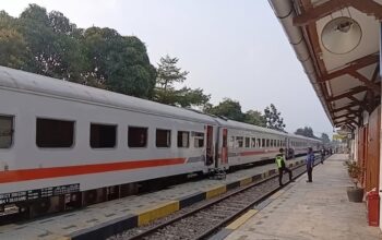KAI Daop 2 Bandung Pastikan Perjalanan Kereta Api Aman Pasca Gempa 4,9M di Selatan Sukabumi KAI Daop 2 Bandung Pastikan Perjalanan Kereta Api Aman Pasca Gempa 4,9M di Selatan Sukabumi