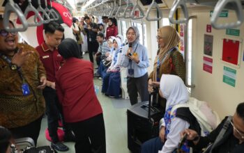 Hari Anak Nasional, LRT Jabodebek Jadikan Transportasi Publik sebagai Ruang Belajar bagi Anak Penyandang Disabilitas Hari Anak Nasional, LRT Jabodebek Jadikan Transportasi Publik sebagai Ruang Belajar bagi Anak Penyandang Disabilitas