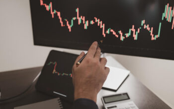 Midweek Volatility: Strategi Aman Menghadapi Rilis Data Ekonomi Berdampak Tinggi
