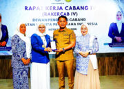 Yamin Dorong Perempuan Jadi Penggerak Ekonomi Yamin Dorong Perempuan Jadi Penggerak Ekonomi