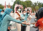 Terdampak Kabut Asap 6.000 Warga Terpapar ISPA, TP-PKKK Bagi-bagi Masker Gratis Terdampak Kabut Asap 6.000 Warga Terpapar ISPA, TP-PKKK Bagi-bagi Masker Gratis
