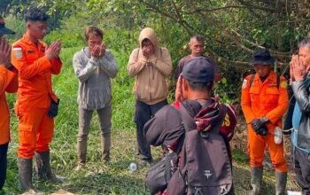 3 Hari Hilang, Tim SAR Gabungan Berhasil Temukan Pemancing Yang Hilang Dengan Selamat 3 Hari Hilang, Tim SAR Gabungan Berhasil Temukan Pemancing Yang Hilang Dengan Selamat