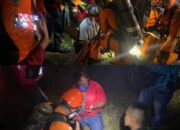 Tim Satgas Karhutla evakuasi 8 Orang yang terjebak Kebakaran Lahan di Palangka Raya