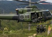 Di Tengah Ancaman Konflik, 11 Prajurit Koops TNI Habema Evakuasi Warga Ugimba dengan Dua Helikopter Di Tengah Ancaman Konflik, 11 Prajurit Koops TNI Habema Evakuasi Warga Ugimba dengan Dua Helikopter