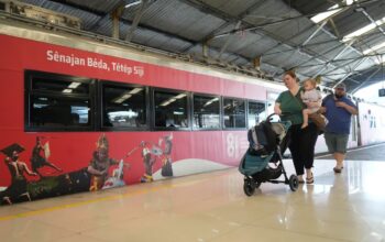 KAI Daop 2 Bandung, Percantik Stasiun dan KA dengan Ornamen Kemerdekaan