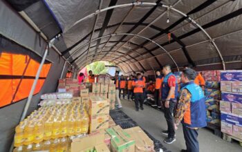 Percepat Respons Darurat Gempa NTT, IDSurvey Group Salurkan 2,4 Ton Bantuan melalui BNPB