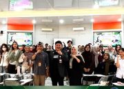 Ratusan Mahasiswa Administrasi Bisnis ULM Siap Bangun Bisnis E-Commerce Usai Kuliah Umum Ratusan Mahasiswa Administrasi Bisnis ULM Siap Bangun Bisnis E-Commerce Usai Kuliah Umum