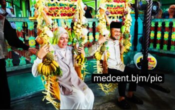 500 Peserta Ramaikan Tradisi Baayun Maulid 500 Peserta Ramaikan Tradisi Baayun Maulid