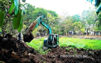 Kolam Taman Kamboja Banjarmasin Kembali Dikeruk untuk Retensi Air