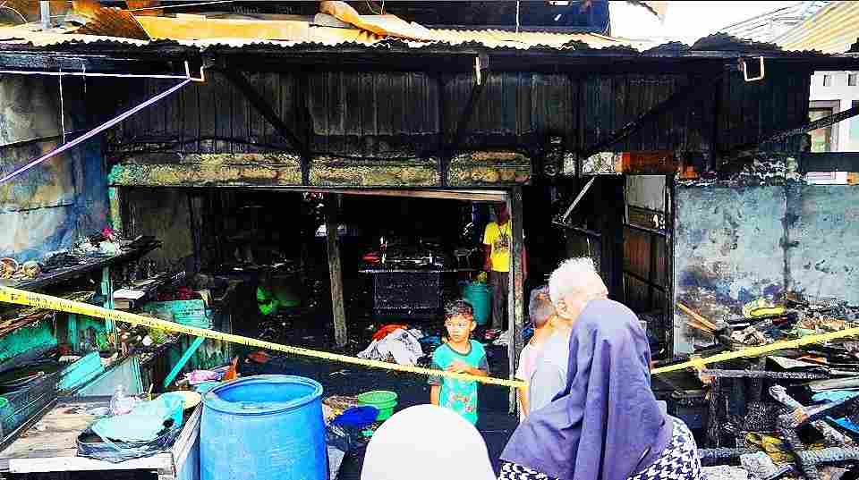 15 Bangunan Terdampak, Pemko Banjarmasin Salurkan Bantuan Kebakaran Pasar Lama