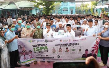 Cegah Dampak Asap Karhutla, Dandim 1011/KLK Bersama Pemkab Kapuas Bagikan Masker Lewat Program WASPADA ISPA Cegah Dampak Asap Karhutla, Dandim 1011/KLK Bersama Pemkab Kapuas Bagikan Masker Lewat Program WASPADA ISPA