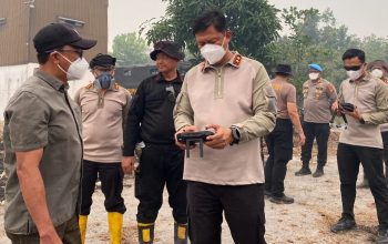 Bersama Kabinda, Kapolda Kalteng Tinjau Penanganan Karhutla di Manduhara