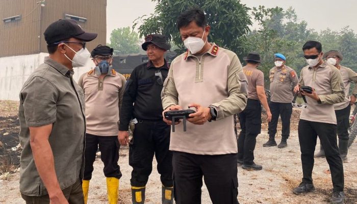 Bersama Kabinda, Kapolda Kalteng Tinjau Penanganan Karhutla di Manduhara