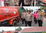 Tangani Dampak Kekeringan, Kapolres & BPBD Kapuas Salurkan Bantuan Air Bersih ke Desa Sei Asam Tangani Dampak Kekeringan, Kapolres & BPBD Kapuas Salurkan Bantuan Air Bersih ke Desa Sei Asam
