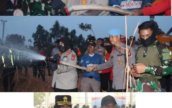 Kapolres Kapuas Turun Langsung Padamkan Karhutla, Api di Muara Dadahup Berhasil Dikendalikan Kapolres Kapuas Turun Langsung Padamkan Karhutla, Api di Muara Dadahup Berhasil Dikendalikan