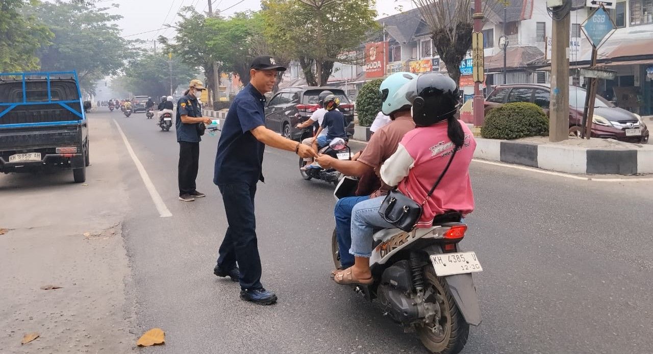 Gabungan Organisasi Pers dan LSM Bagikan 5.000 Masker