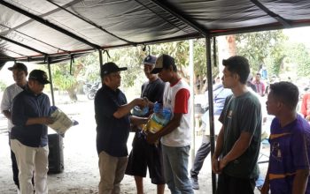 Gerak Cepat, PTPN Group melalui PTPN IV Regional 2 Salurkan Bantuan bagi Warga Terdampak Puting Beliung Gerak Cepat, PTPN Group melalui PTPN IV Regional 2 Salurkan Bantuan bagi Warga Terdampak Puting Beliung