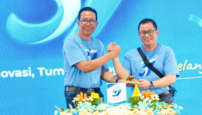 Semarak HUT Ke-37, Bank Raya Ajak Masyarakat Rasakan Pengalaman Raya Active Lewat Jalan Sehat
